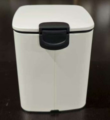 Відро для сміття з плавним закриттям квадратне ZERIX KUBIX-TC0106 WHITE 6 л (колір білий) (ZX6109)